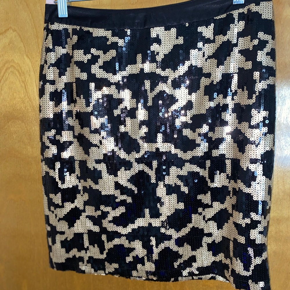 NWT MANOUKIAN Sassy Sequin Skirt